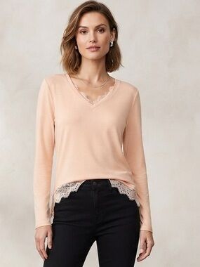 🆕 G by Giuliana Soft Pink Lace V-Neck Top